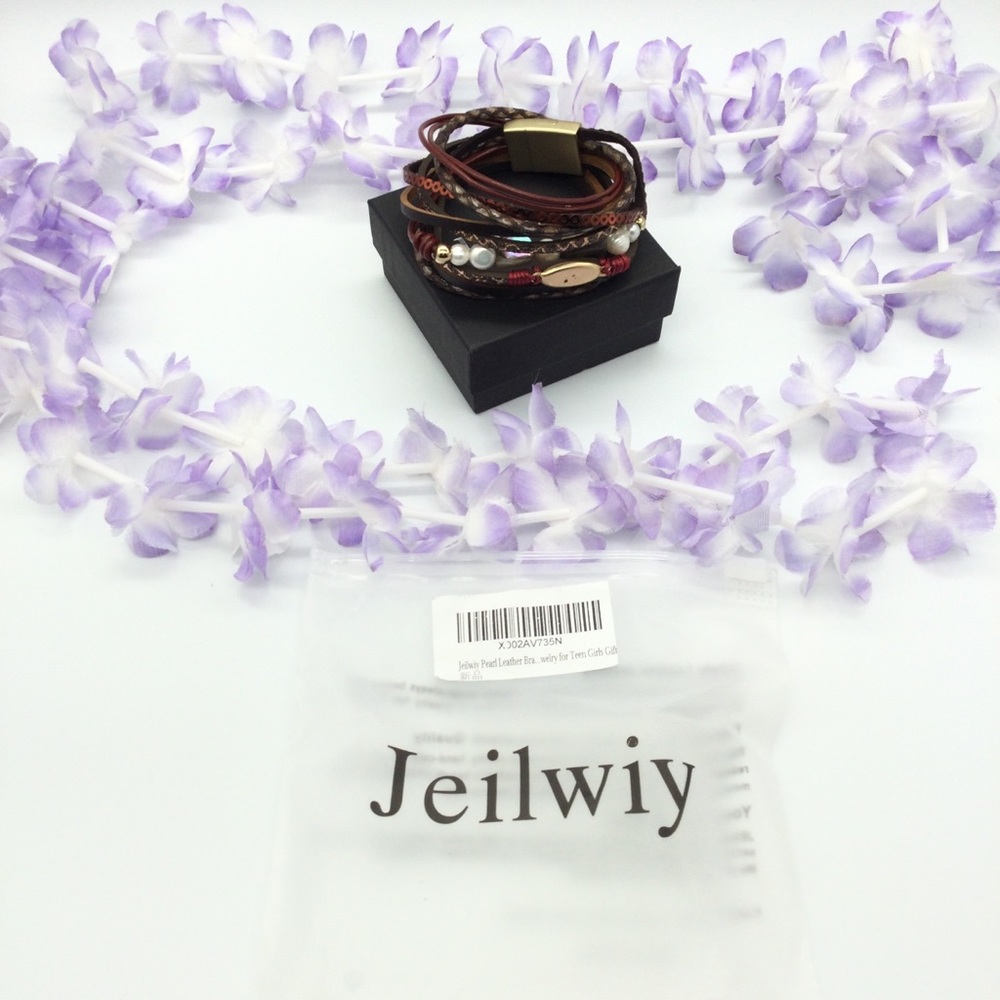 - 100% genuine leather bracelet. New by jeilwiy..